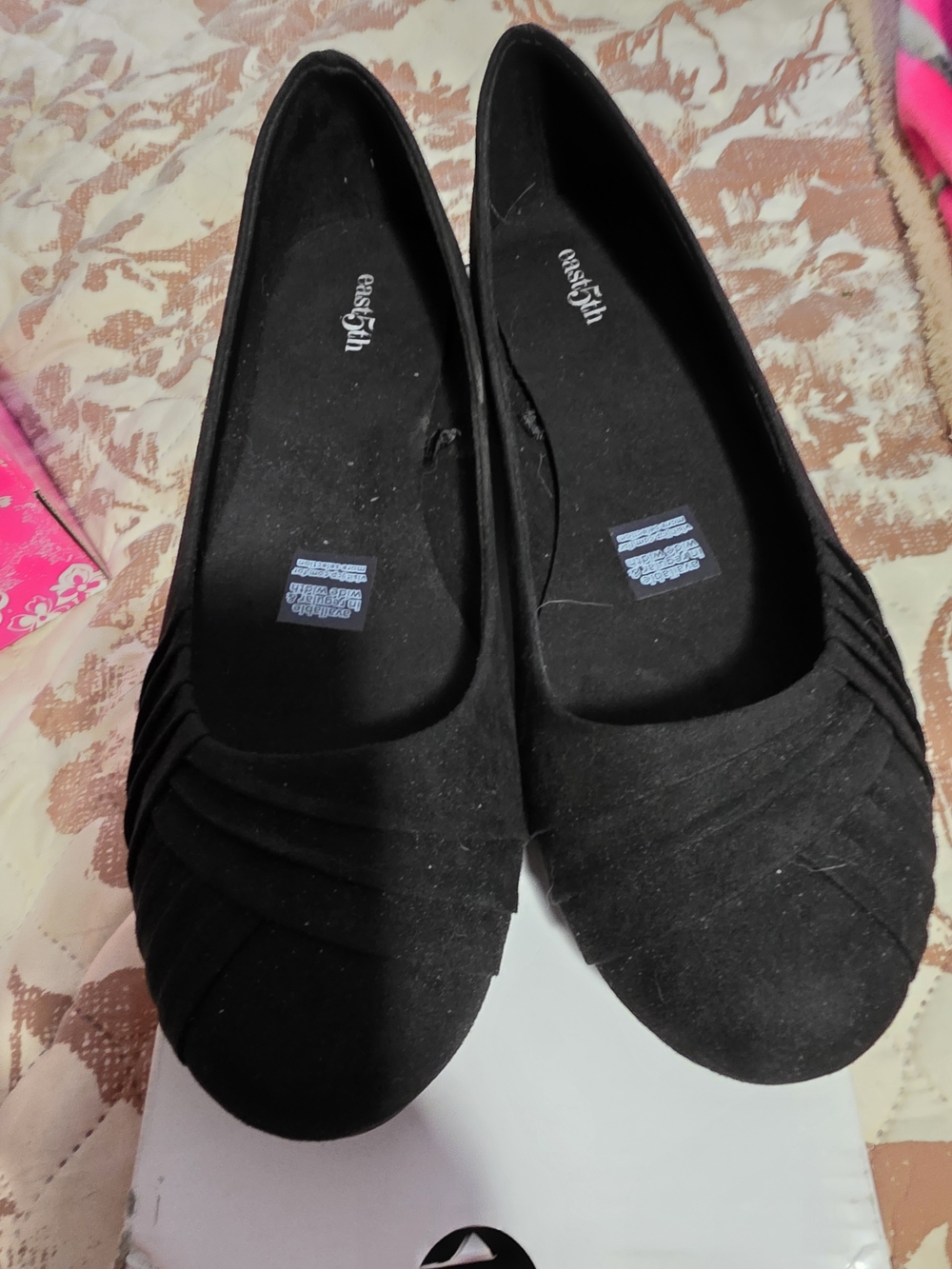 East 5th Black Women's Ballet Flats with Pleated Toe